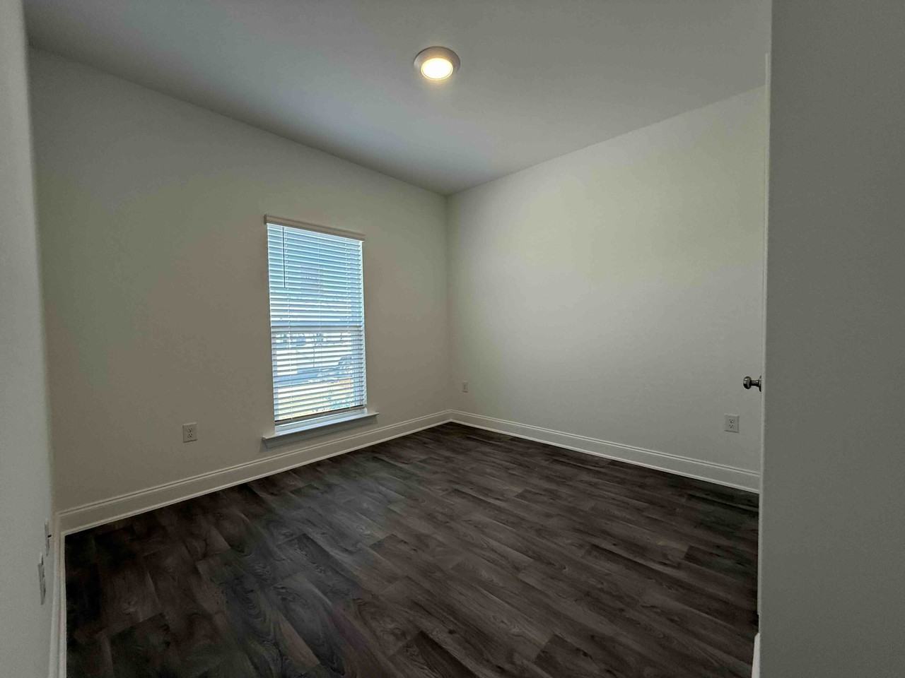 32682 River Rd N - Photo 3 of 16