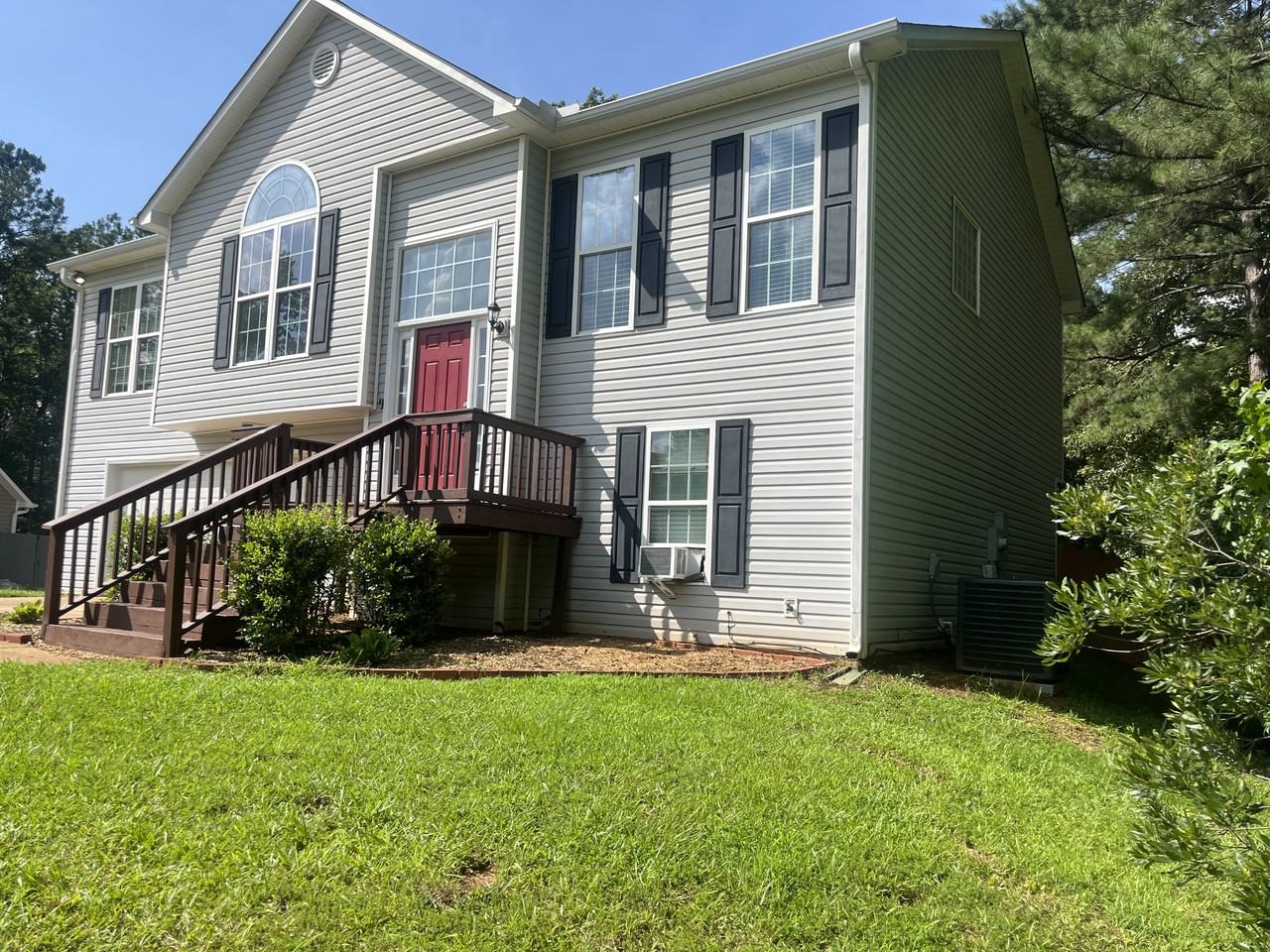 210 Edgemont Dr - Photo 2 of 28