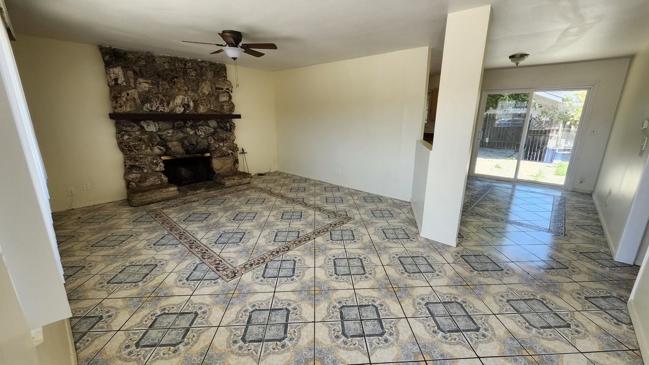 1509 E Oak Ave - Photo 2 of 18
