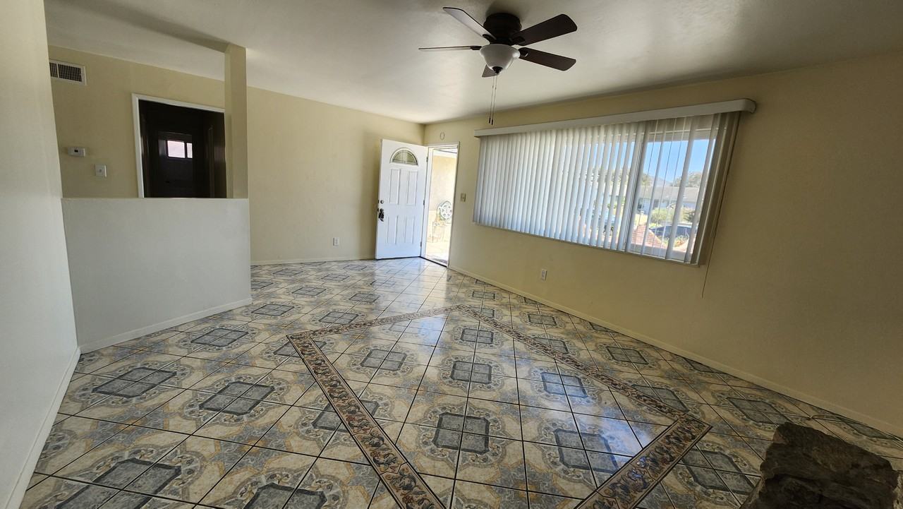 1509 E Oak Ave - Photo 3 of 18