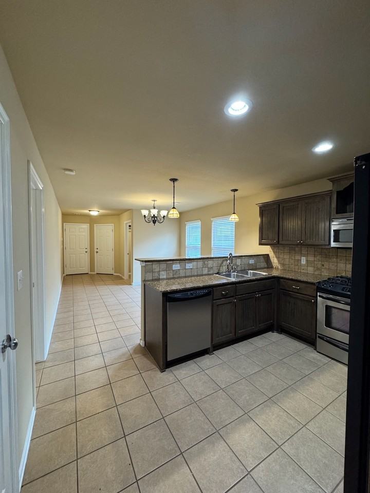 4022 W 104th Pl S - Photo 6 of 24