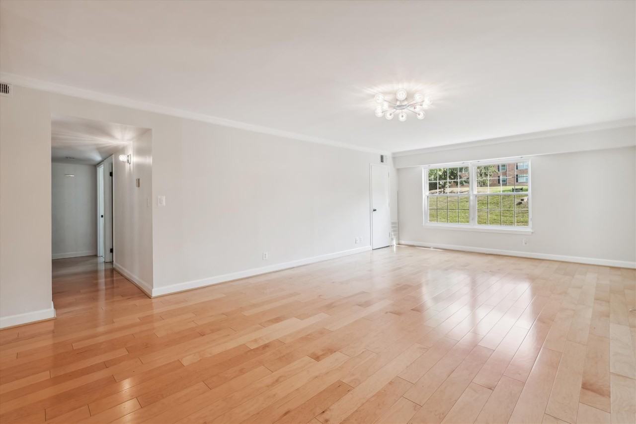 7621 Tremayne Pl #111 - Photo 3 of 34
