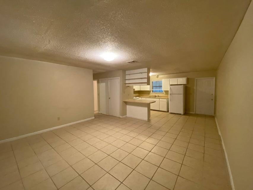 1102 N 20th St - Photo 3 of 6