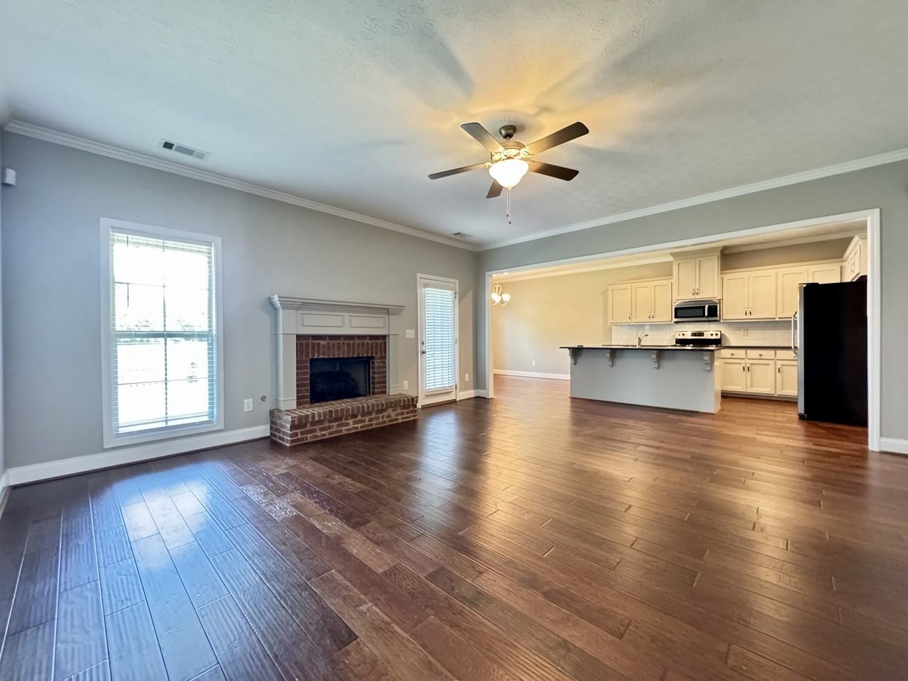 7209 Woodham Ct - Photo 4 of 34