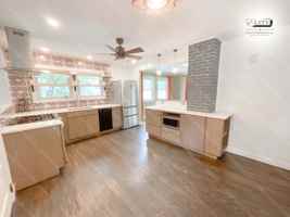 featured image of 213 W Summit St