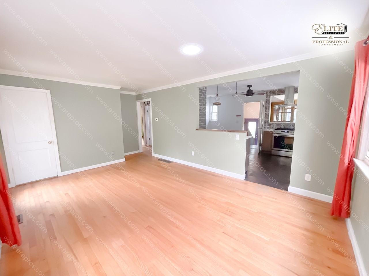 213 W Summit St - Photo 3 of 32