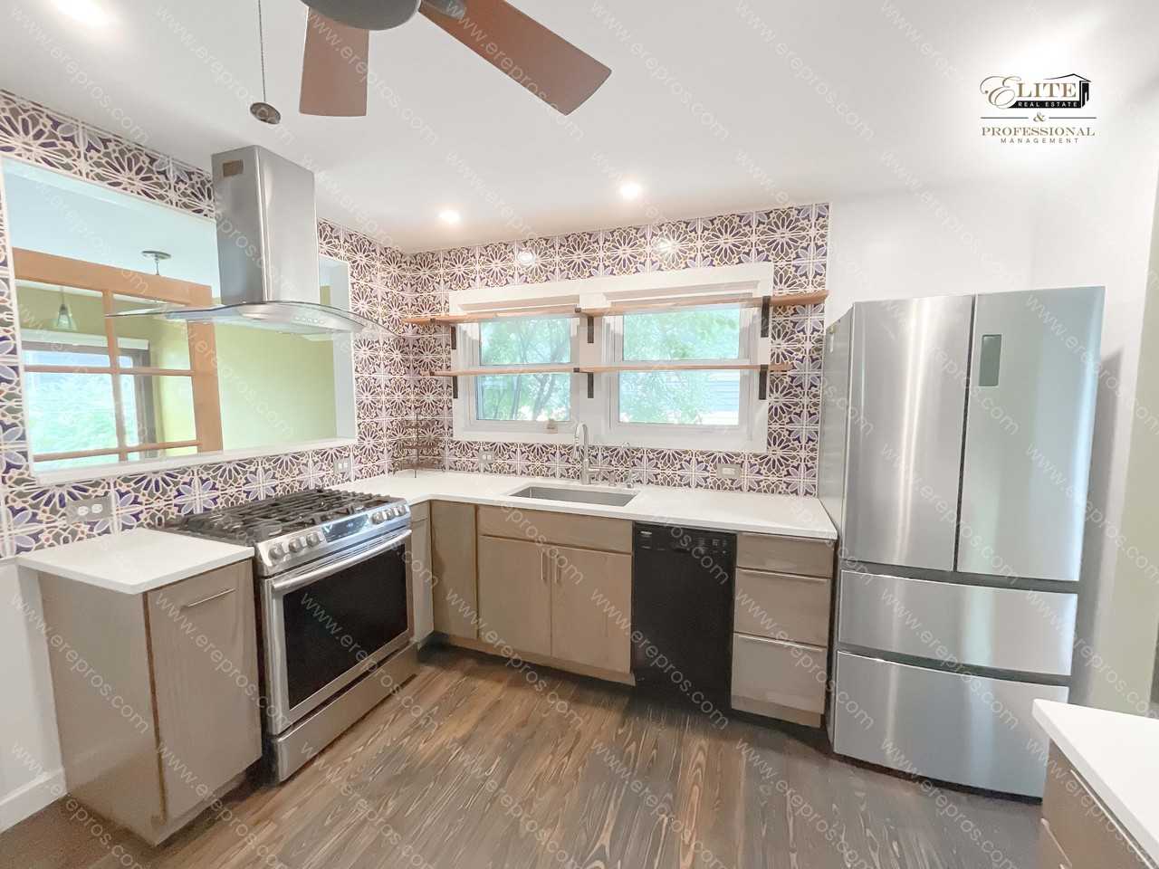 213 W Summit St - Photo 7 of 32