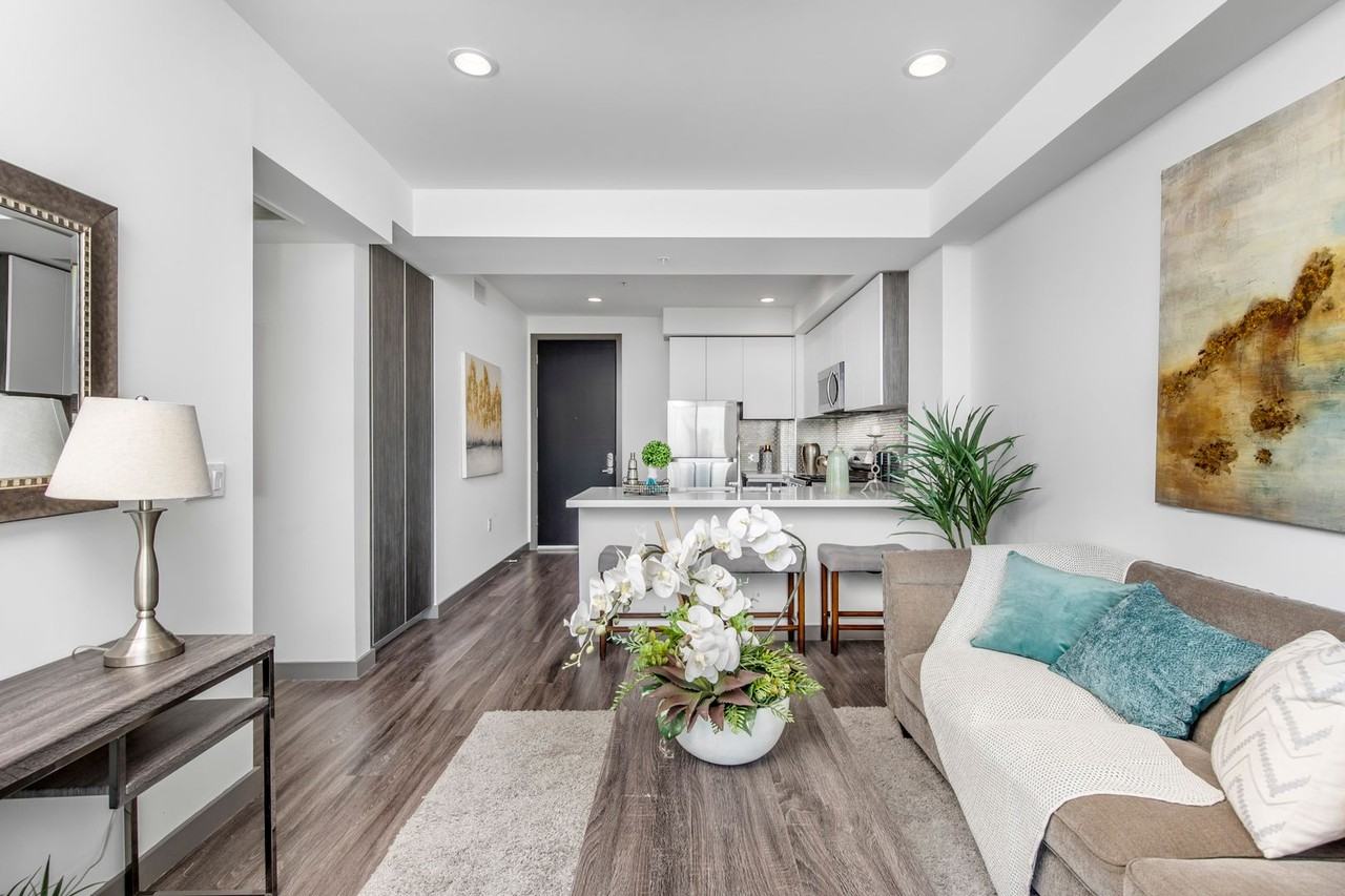 Welcome Home to Venice Luxury Apartments! - Photo 7 of 18