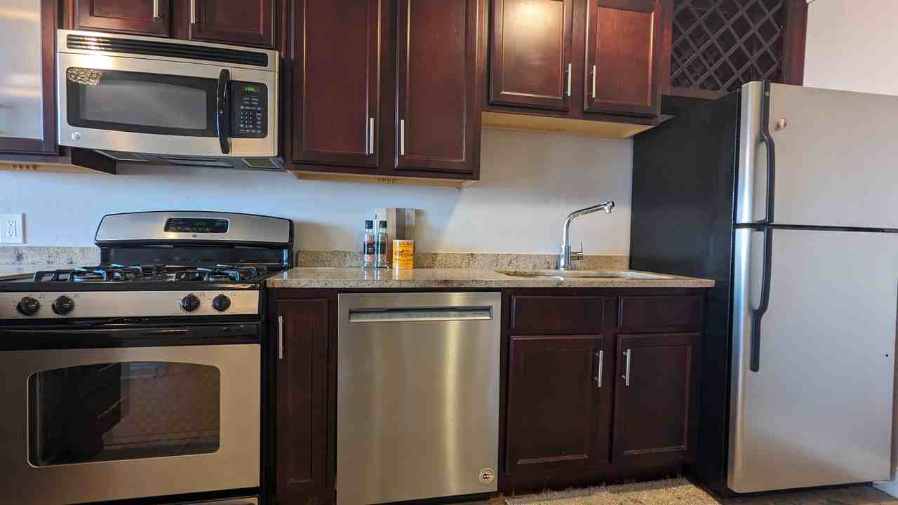 700 East 8th Street #7L - Photo 2 of 14