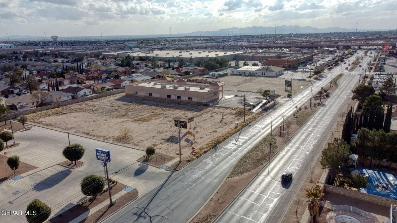 12360 Montwood Dr - Photo 3 of 20