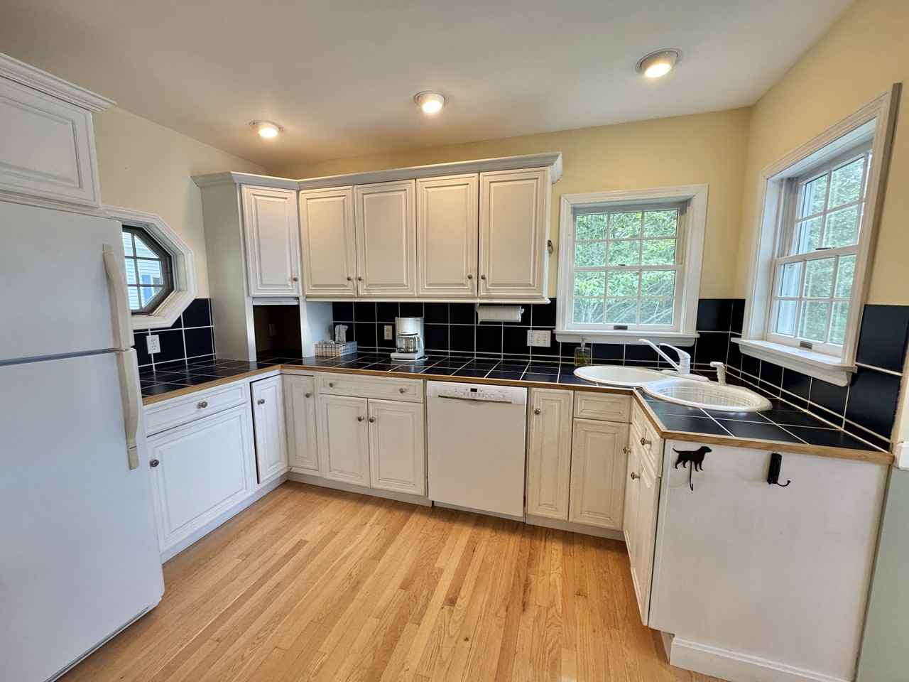 152 Pond Shore Way - Photo 3 of 30