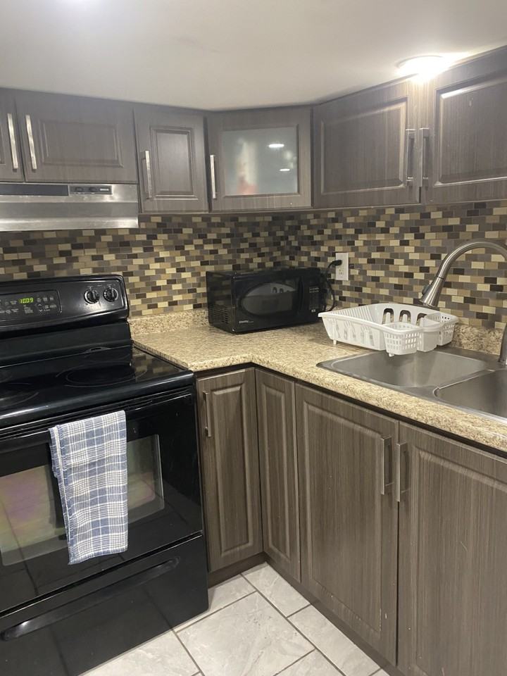 749 Burgess Avenue - Photo 7 of 13