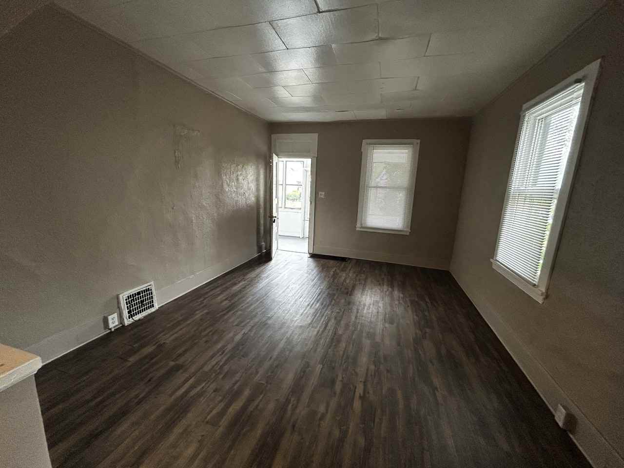 1014 West Groveland Avenue - Photo 3 of 11