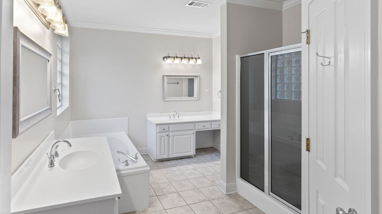 10741 Hillmont Ave - Photo 7 of 12
