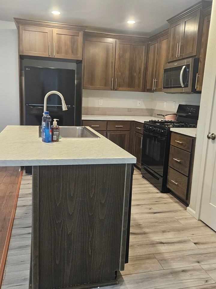 1411 19th Ave - Photo 2 of 13