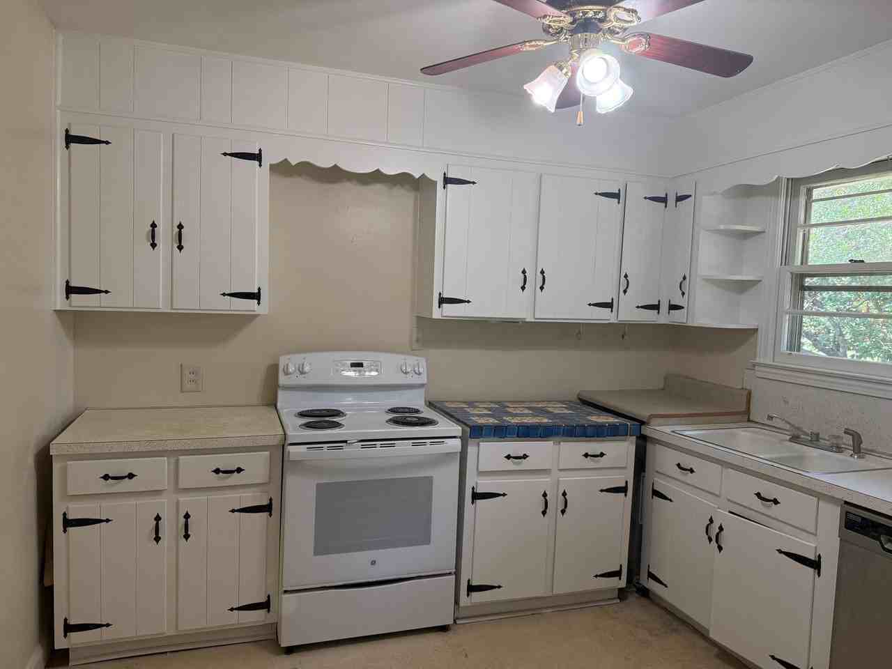 507 Dogwood St - Photo 7 of 22
