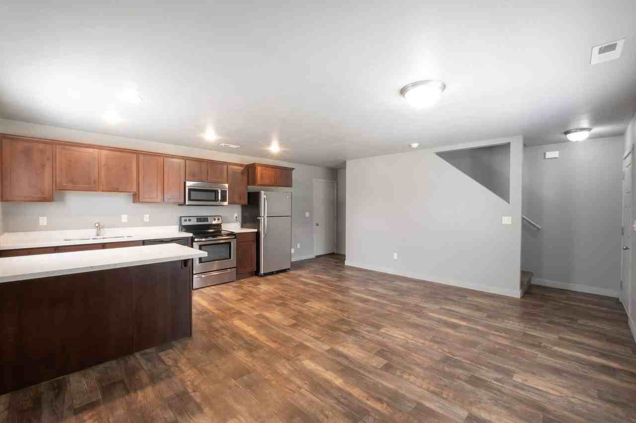 722 E 150 N - Photo 6 of 24