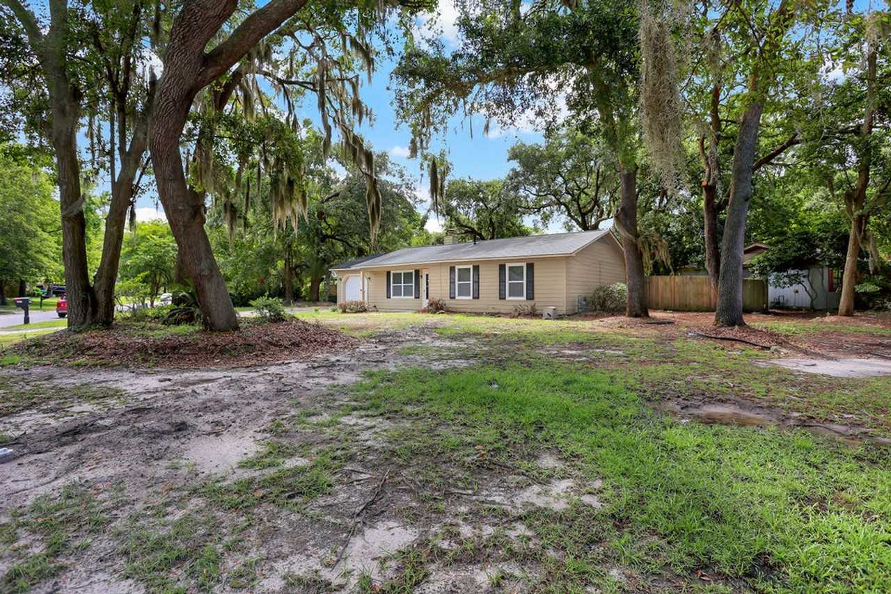 201 Whittington Dr - Photo 3 of 29