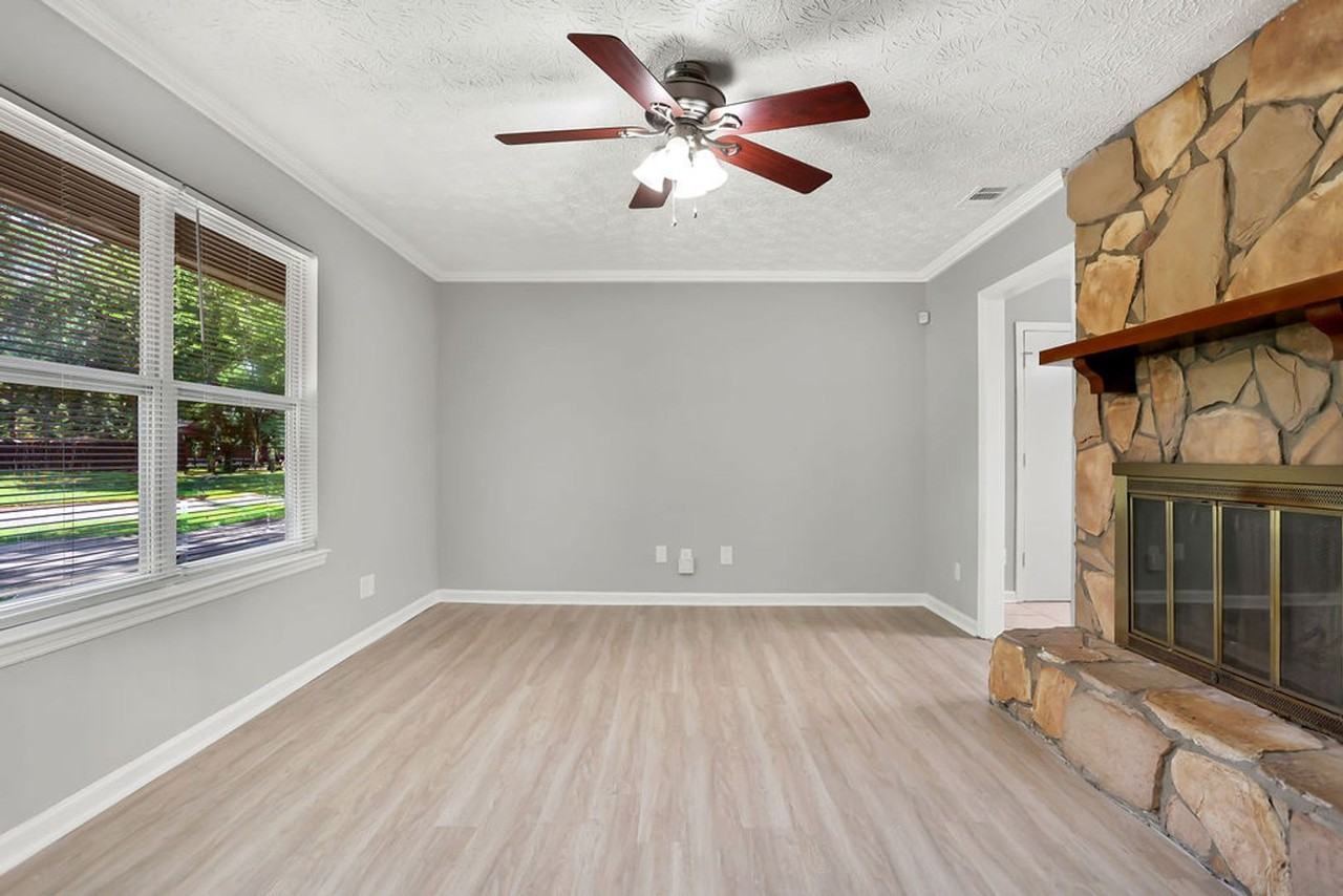 201 Whittington Dr - Photo 5 of 29