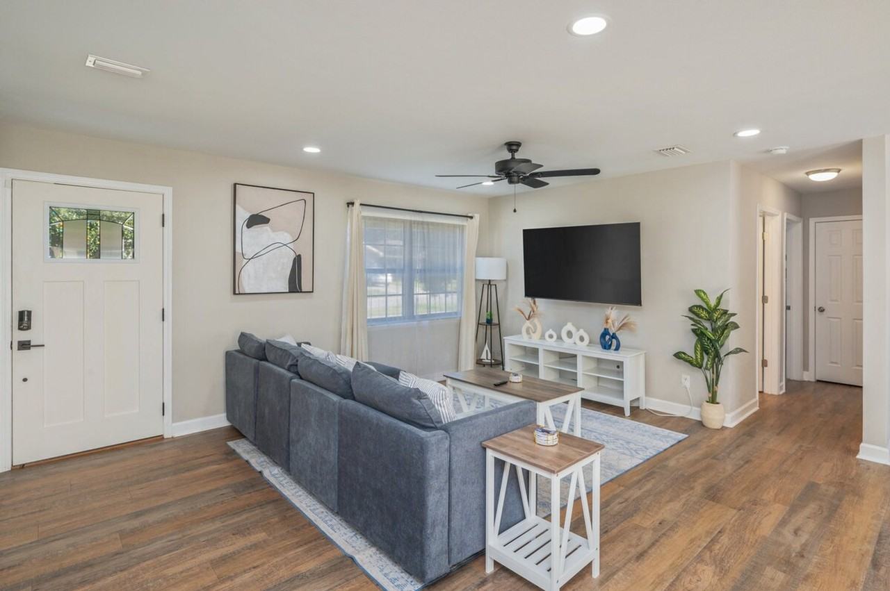 130 N Lorraine Dr #1244296P - Photo 3 of 26