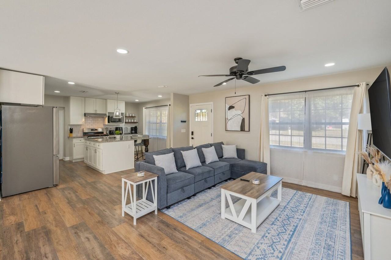 130 N Lorraine Dr #1244296P - Photo 4 of 26