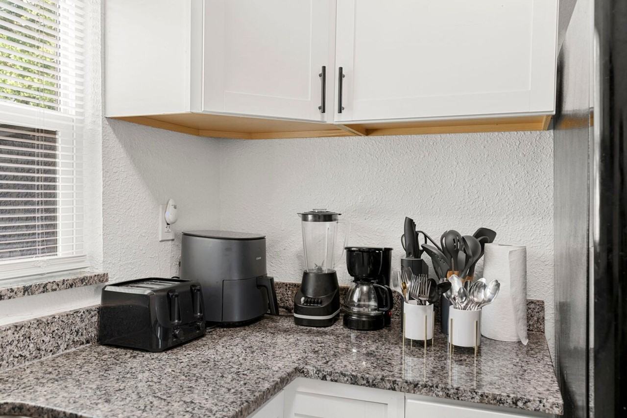 2213 E 18th Ave #1244316P - Photo 4 of 22