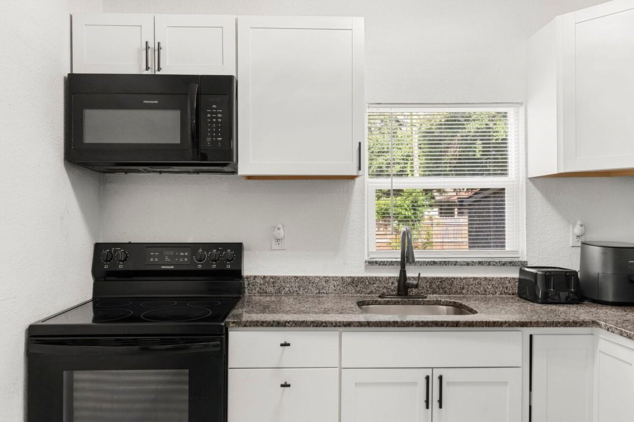 2213 E 18th Ave #1244316P - Photo 5 of 22