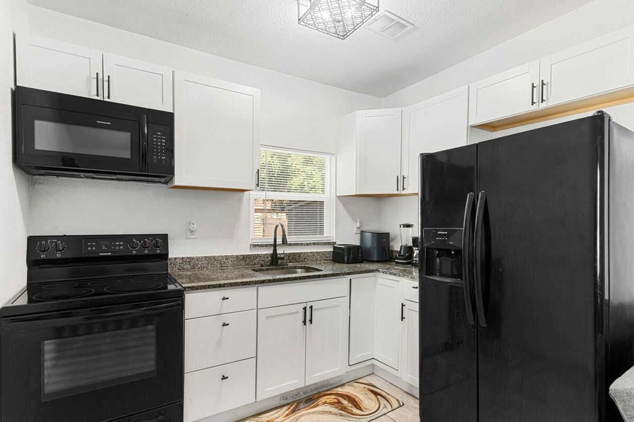 2213 E 18th Ave #1244316P - Photo 6 of 22