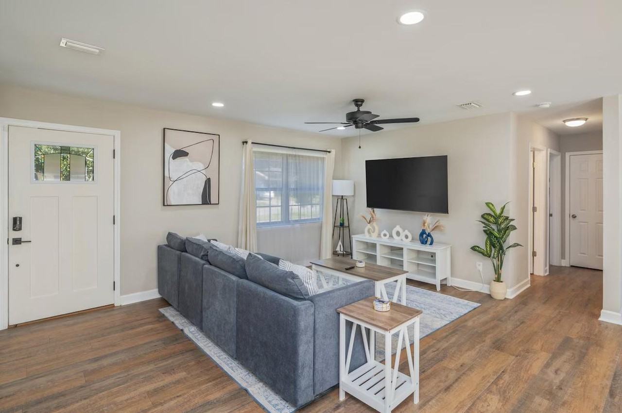 151 N Lorraine Dr #1244360P - Photo 4 of 26