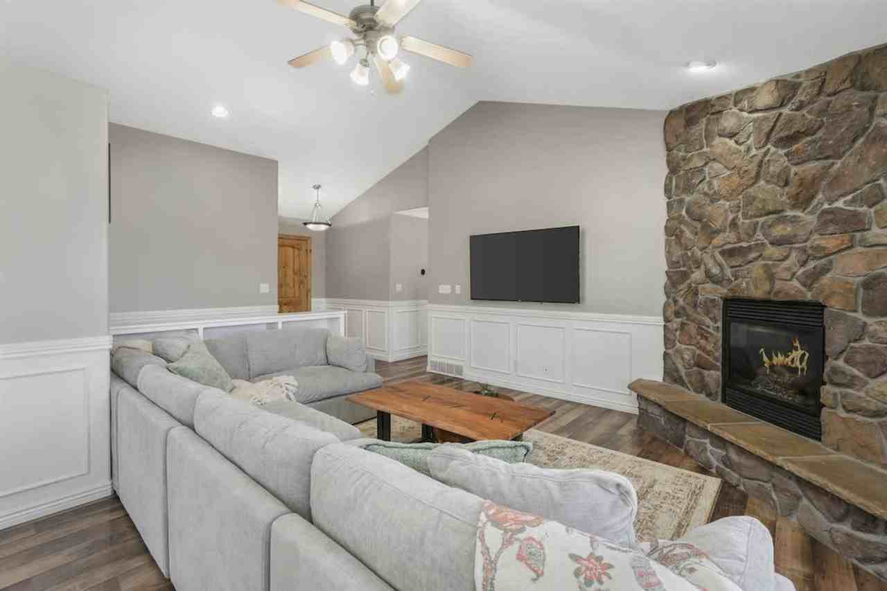 956 S 1525 W #1250670P - Photo 2 of 27