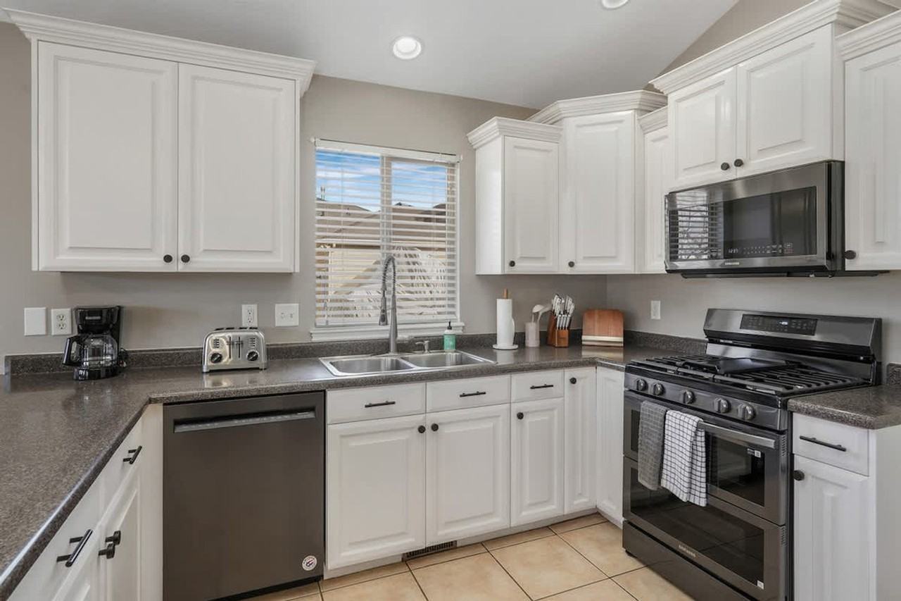 956 S 1525 W #1250670P - Photo 7 of 27