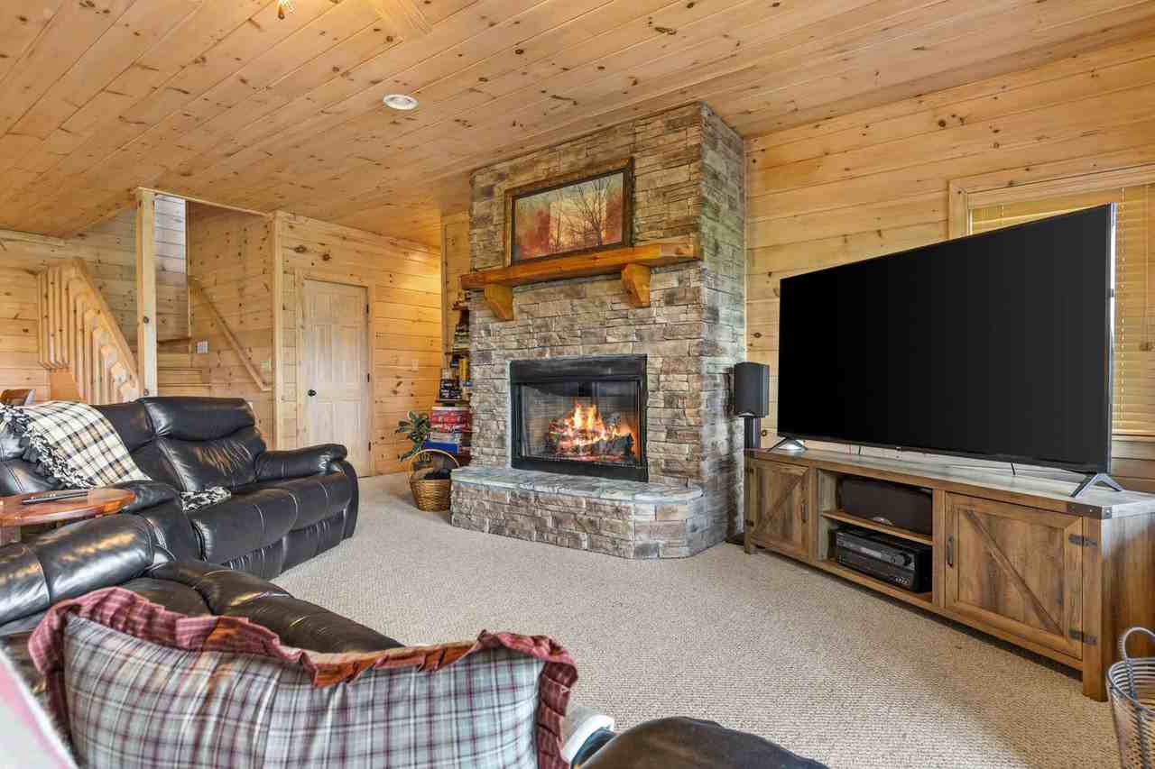 121 Pontoosuc Dr #1252437P - Photo 3 of 50