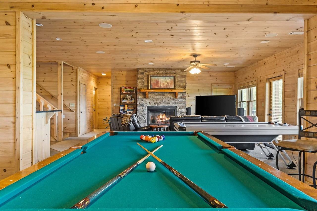 121 Pontoosuc Dr #1252437P - Photo 4 of 50