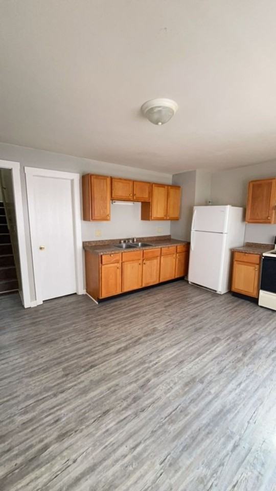 906 W. Main St - Photo 2 of 12