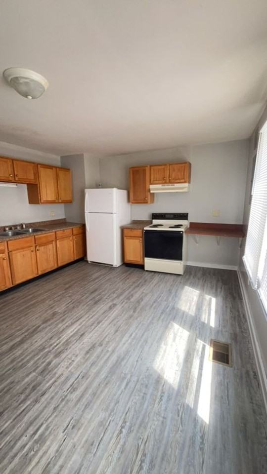 906 W. Main St - Photo 3 of 12