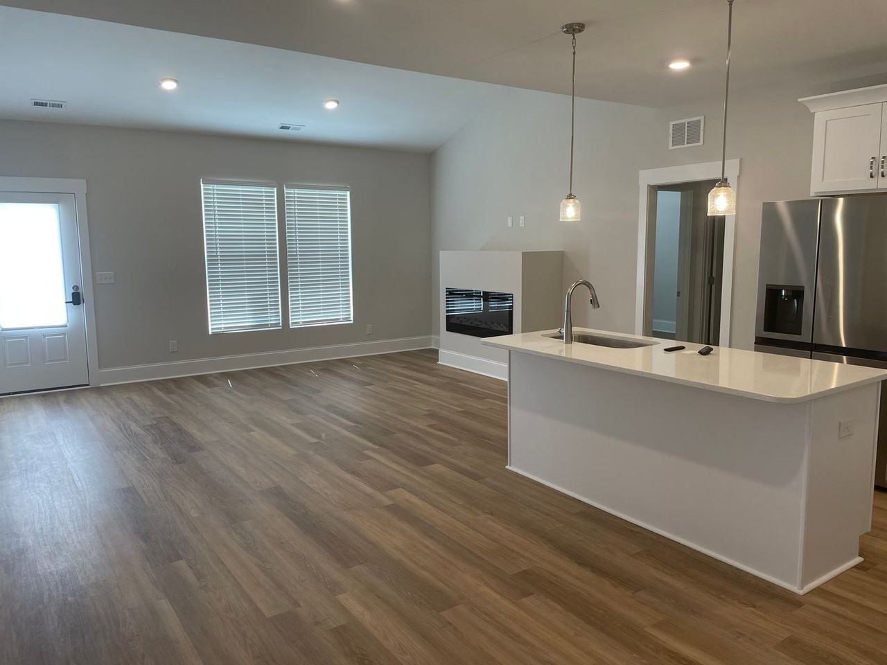 1609 Fawn Ct Sw - Photo 3 of 32