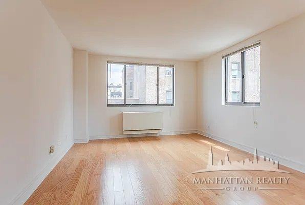 W 96th St #720 - Photo 2 of 6