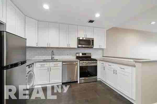 Ludlow St #2C - Photo 3 of 9