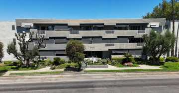 featured image of 5132 White Oak Ave