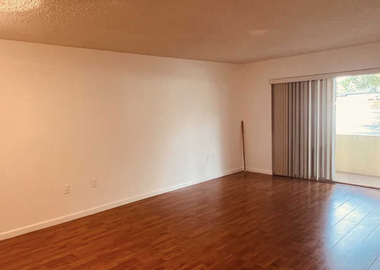 11925 Northeast 2nd Avenue #B - Photo 3 of 10