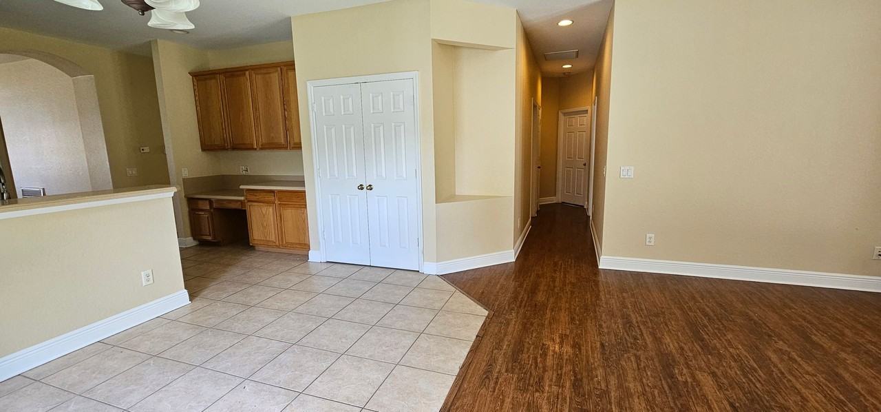 8242 Silver Birch Way - Photo 3 of 7
