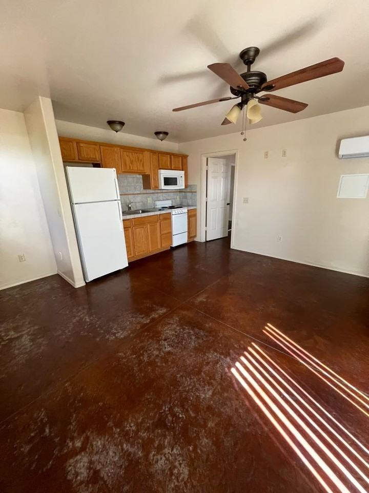2540 Cutlass Ln - Photo 2 of 9