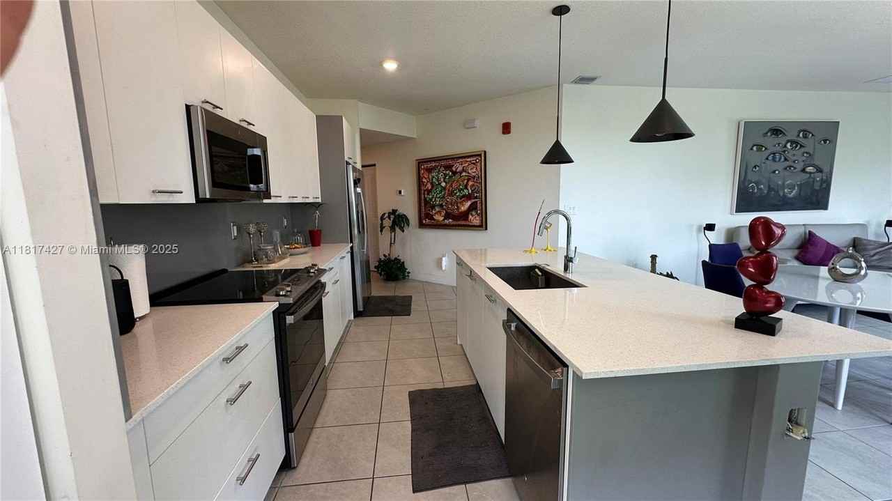 8001 Nw 41st St #F307