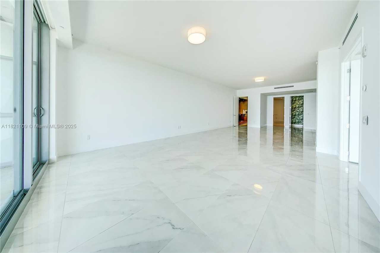 9349 Collins Avenue #502 - Photo 7 of 18