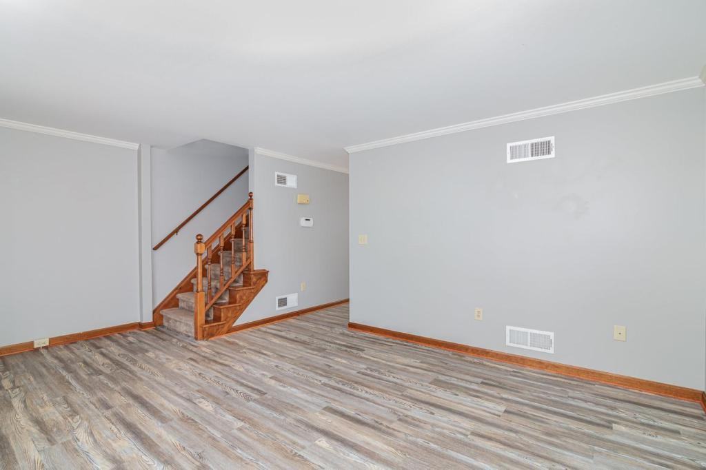 614 Park Ridge Dr - Photo 2 of 17