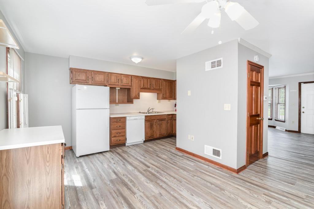 614 Park Ridge Dr - Photo 5 of 17