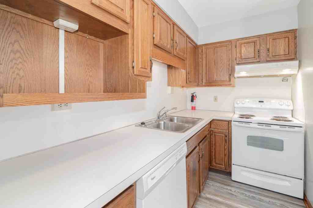 614 Park Ridge Dr - Photo 6 of 17