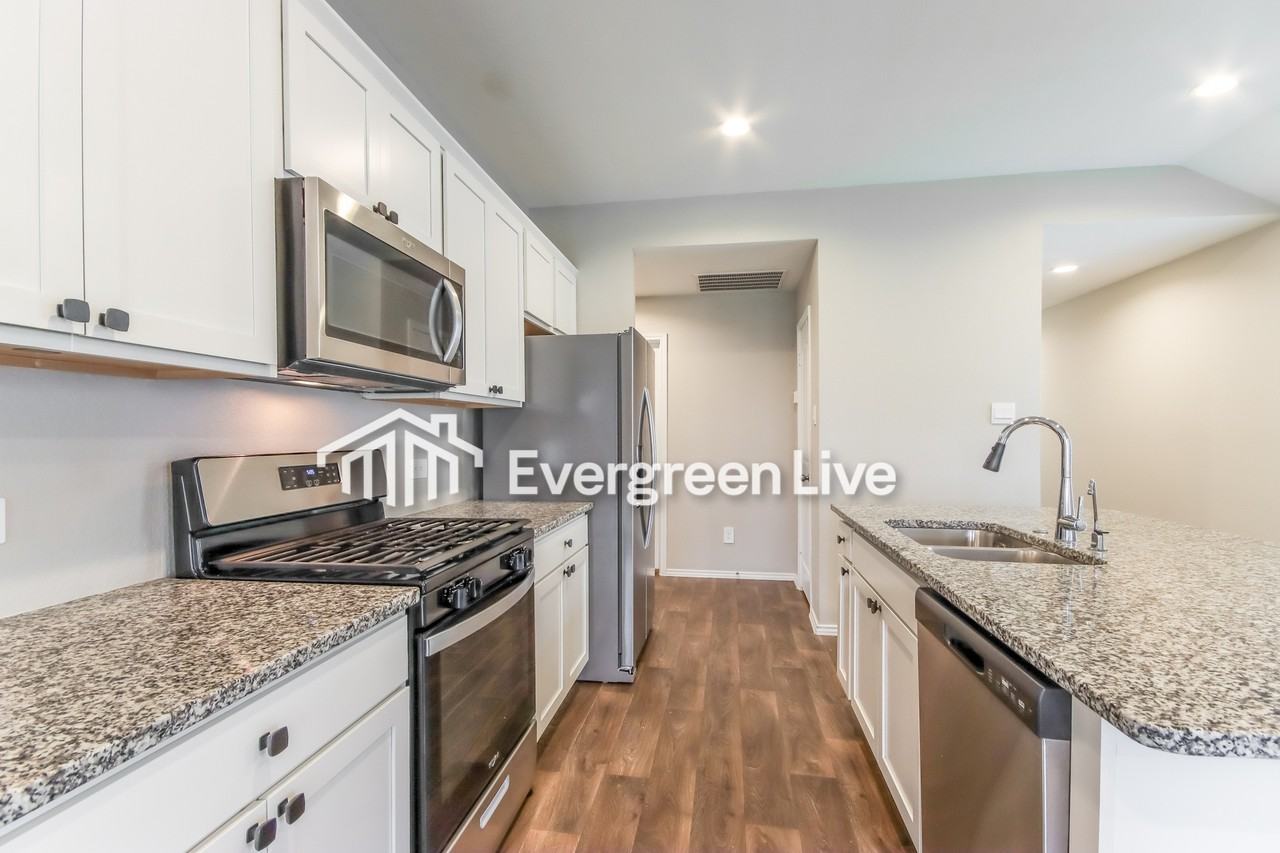 9885 Glen Brook Ln - Photo 3 of 13