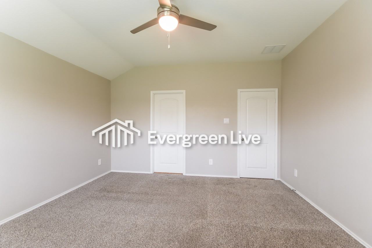 9885 Glen Brook Ln - Photo 7 of 13