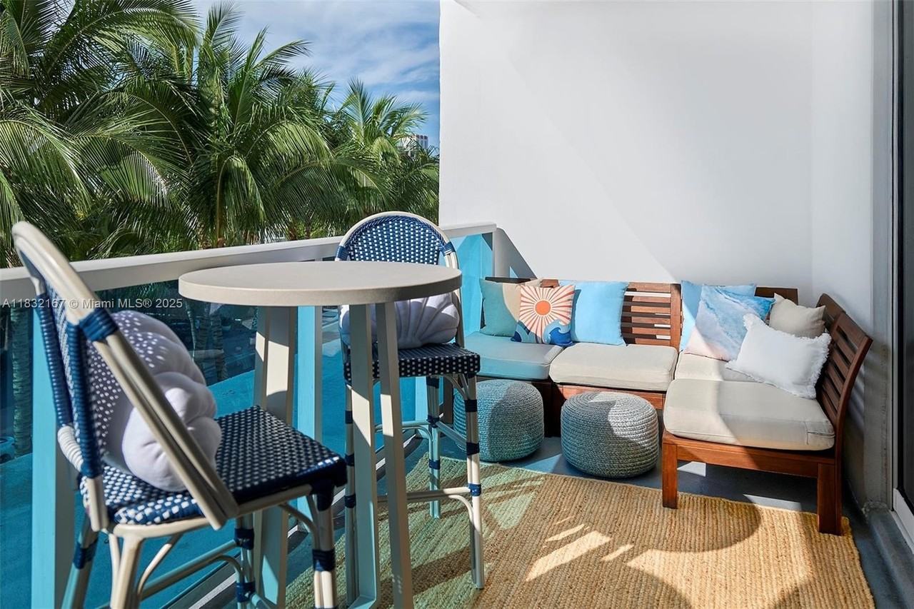 2301 Collins Ave #329 - Photo 2 of 14